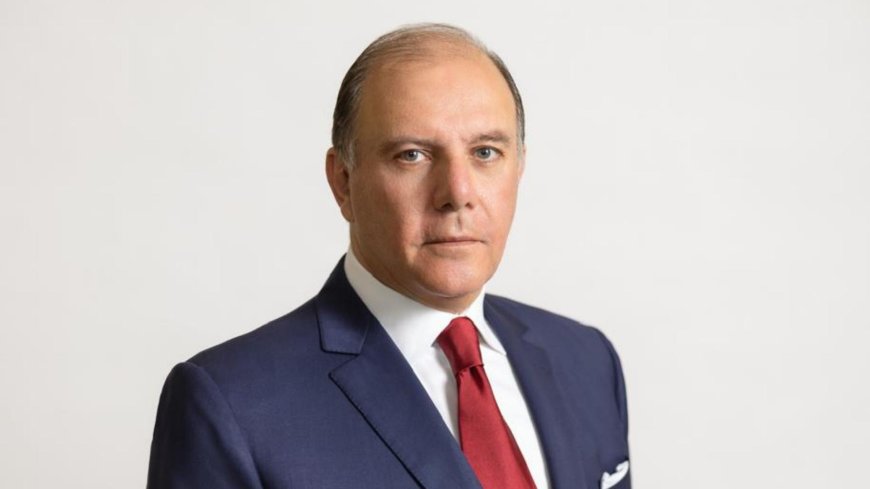 حاكم مصرف لبنان ونوابه إلى فرنسا