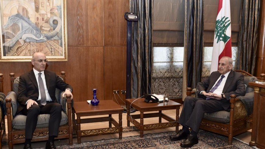 ملف النازحين بين بري والحجار