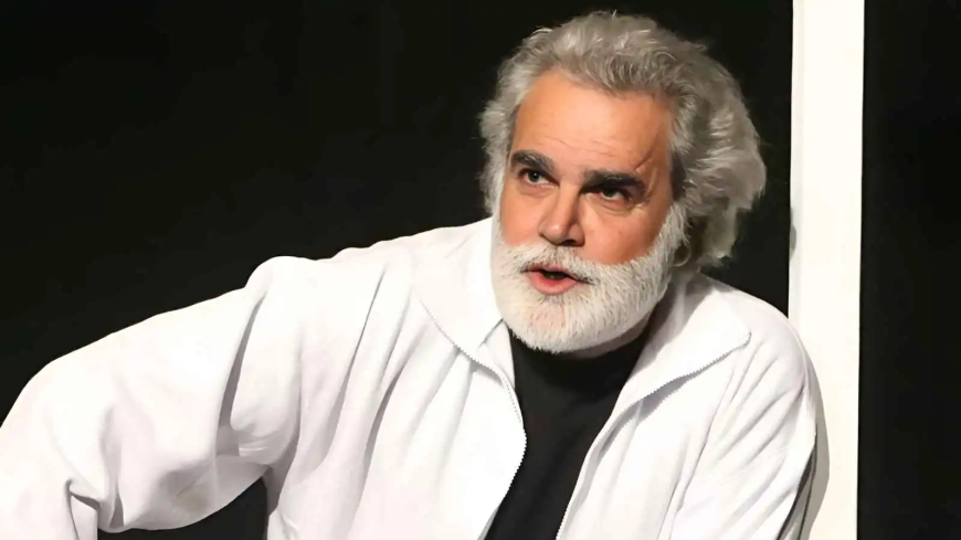 "على خشبة الحياة".. رفيق علي أحمد يروي سيرة المسرح كفعل مقاومة وثيقة للذاكرة اللبنانية!