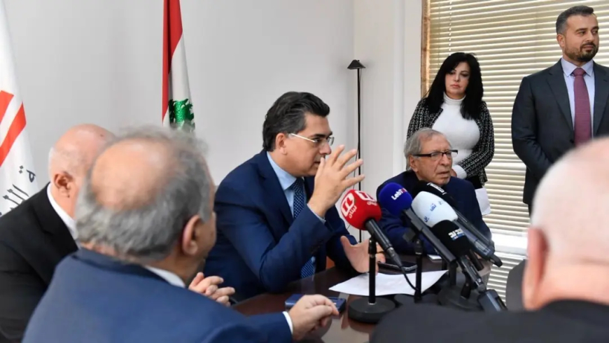 لقاء تشاوري برئاسة وزير الاعلام.. توافق على جملة مبادئ