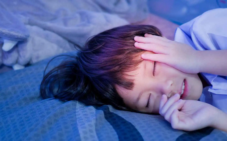 اضطرابات النوم لدى أطفال التوحد… ليالٍ مرهقة وحلول ممكنة !