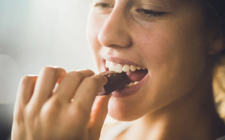 لـ الشوكولا مخاطر صحية.. اليكم ما حذرت منه خبيرة تغذية