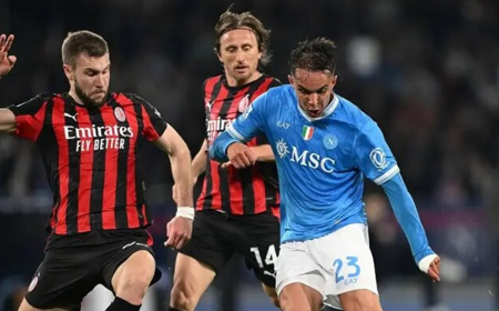 نابولي يهزم ميلان.. وينتزع المركز الثاني