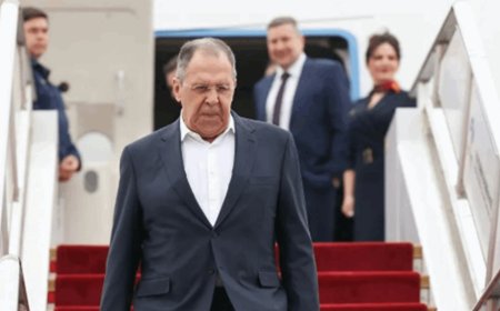 لافروف يصل الى الصين