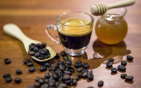 الكافيين للشعر: سرّ بسيط لكثافة ولمعان أقوى من الجذور حتى الأطراف!