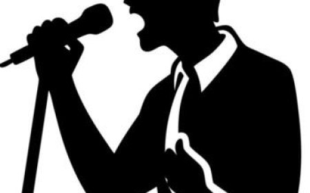 بعد تحسن حالته الصحية وخروج نجله من السجن... فنان شهير يعلن عودته إلى الغناء مجدداً!