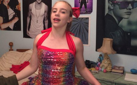 بيلي إيليش ....حلم المراهقة يتحقق أمام الملايين