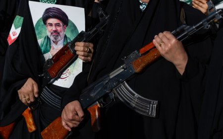 خامنئي في الظل… الجنرالات يمسكون مفاتيح الحكم في إيران بعد إصابته