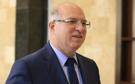 وزير العمل: استهداف المسعفين في الجنوب جريمة بحق الإنسانية