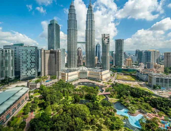 دليل السفر إلى ماليزيا: وجهة ساحرة تجمع الطبيعة والتجارب الفريدة!