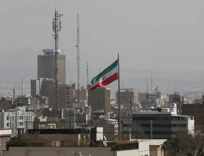 50 يوماً بلا إنترنت: كيف شلّ الحجب الاقتصاد في إيران؟