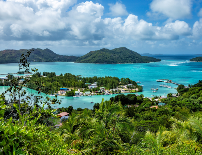 سيشل… حيث تلتقي الطبيعة البكر بسحر الجزر والتاريخ المتنوع