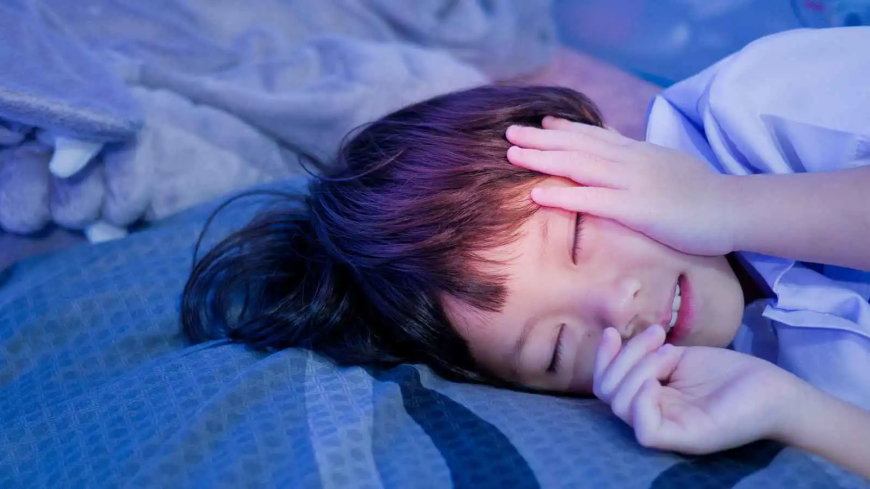 اضطرابات النوم لدى أطفال التوحد… ليالٍ مرهقة وحلول ممكنة !