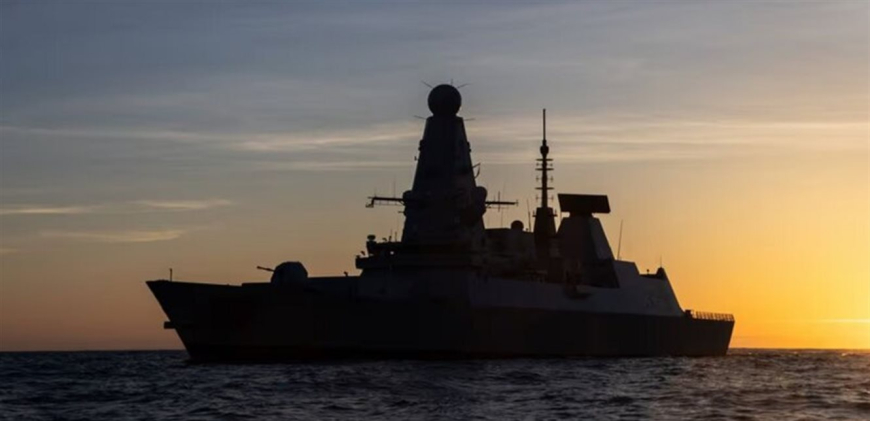 ما حقيقة استهداف بارجة اسرائيلية في لبنان؟.. هذا ما كشفته "الدفاع البريطانية