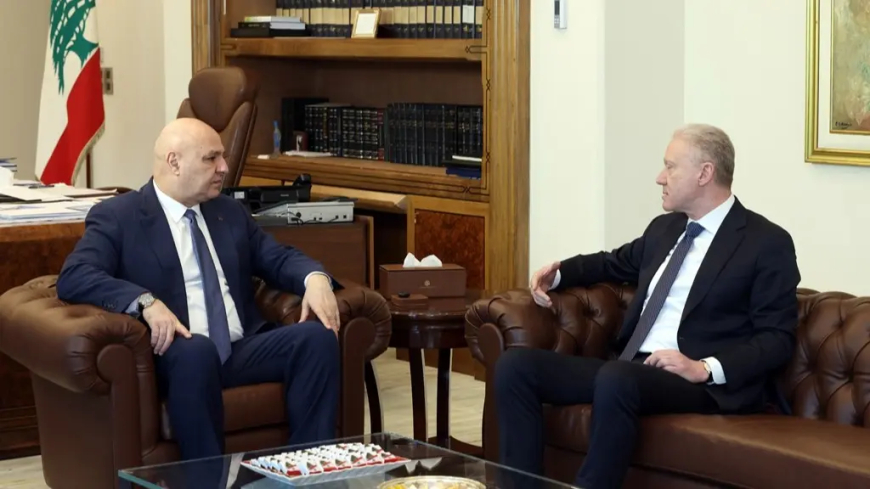 عون يعرض التطورات مع رجي