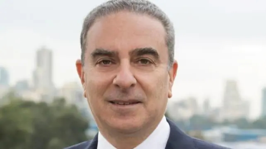 فرعون يستذكر "أبو عمار".. وطلب من "الحرس الثوري"