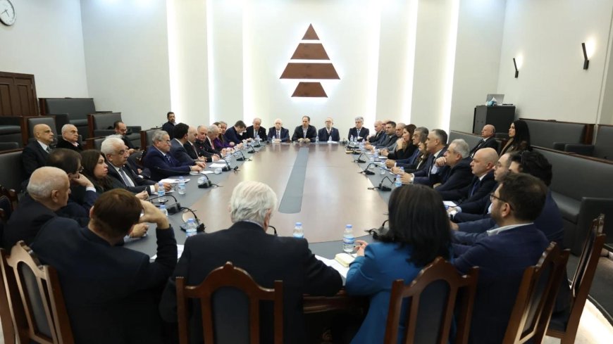 الكتائب: لتسريع خطوات تنفيذ قرارات الحكومة لجهة حصر السلاح وحظر الأنشطة الأمنية والعسكرية