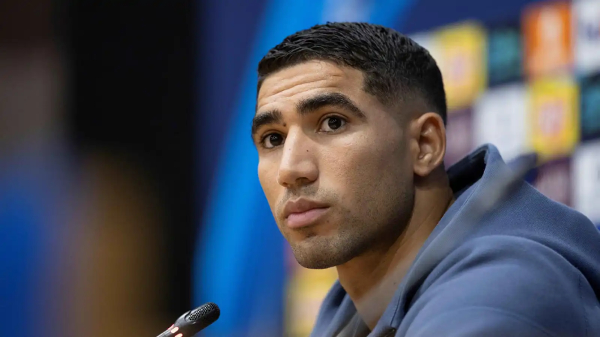 حكيمي يخطف الأنظار بهدية  لريهانا في باريس…