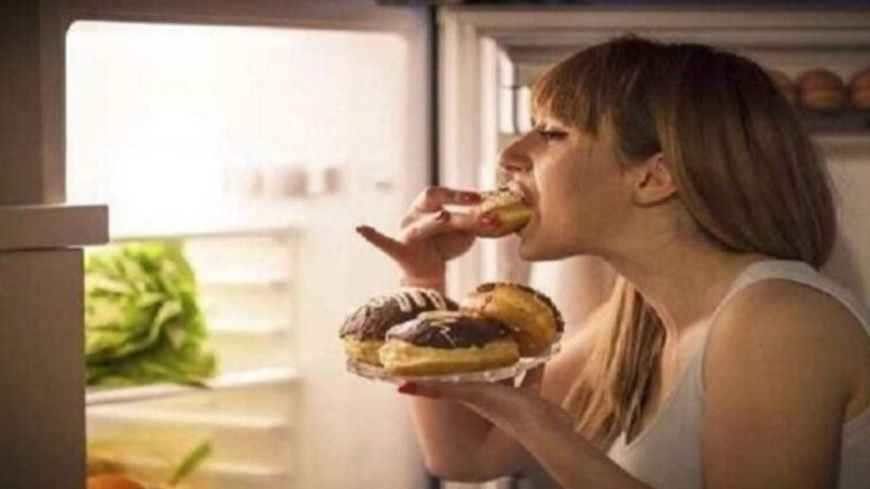 تناول الطعام.. بين الجوع والشهية والتوتر