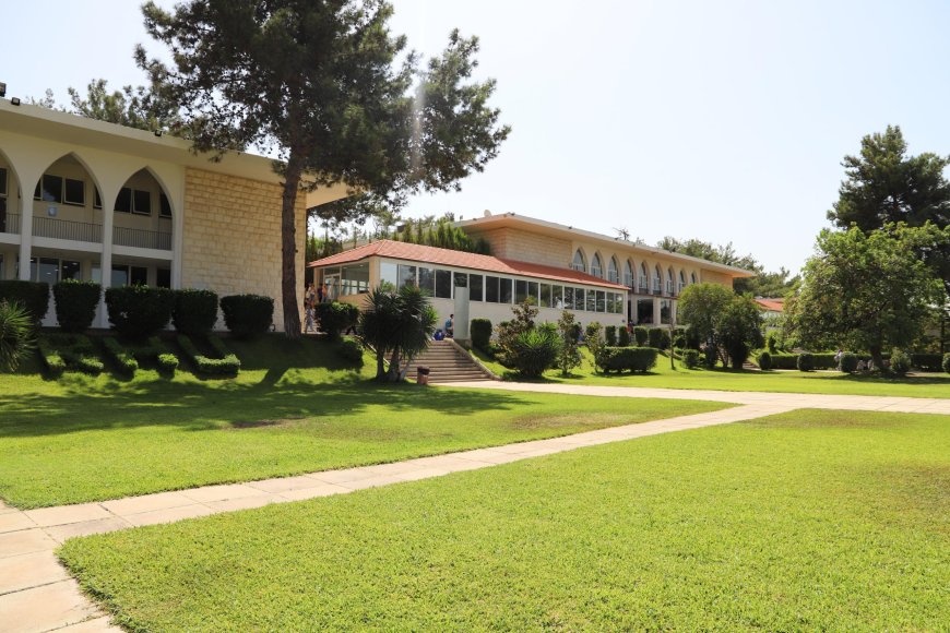 "جامعة رفيق الحريري" تفتح أبوابها أمام الطلاب