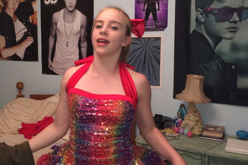 بيلي إيليش ....حلم المراهقة يتحقق أمام الملايين