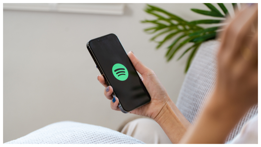 سبوتيفاي تكشف خريطة النجومية العالمية: هؤلاء الأكثر استماعًا في 20 عامًا