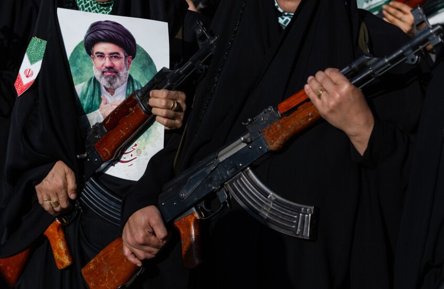 خامنئي في الظل… الجنرالات يمسكون مفاتيح الحكم في إيران بعد إصابته