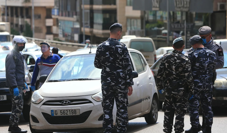 في رومية.. رشق السيارات بالحجارة وهذا ما حصل معه