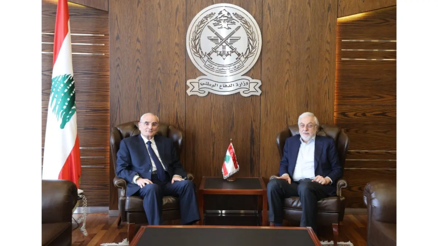 وزير الدفاع عرض مع الصمد التطورات