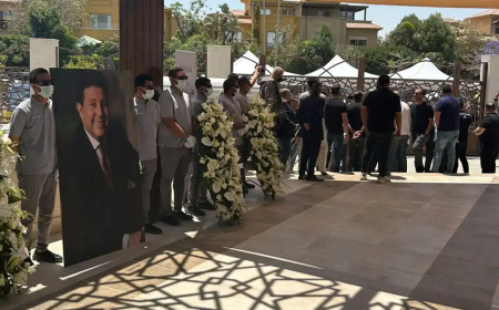 وداع مهيب لـ هاني شاكر بحضور نجوم الفن.. دموع وحزن في جنازة أمير الغناء العربي