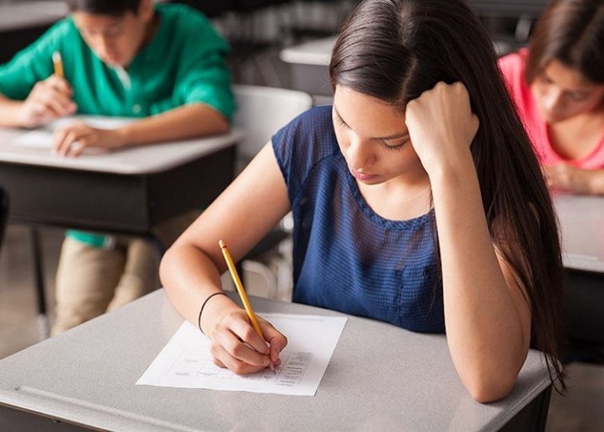 قرار تمديد العام الدراسي اتخذ.. ماذا عن الامتحانات الرسمية؟