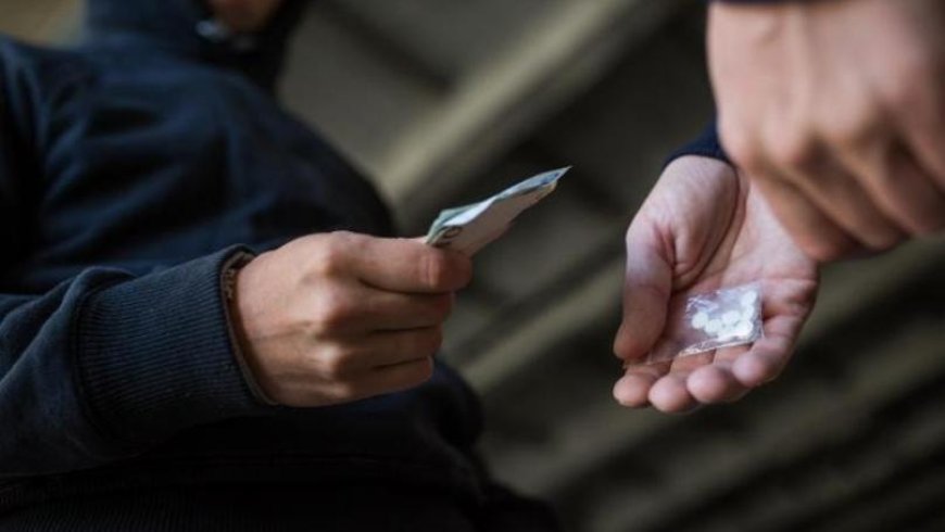مواد مخدرة في "فان" للركاب.. والقوى الأمنية بالمرصاد