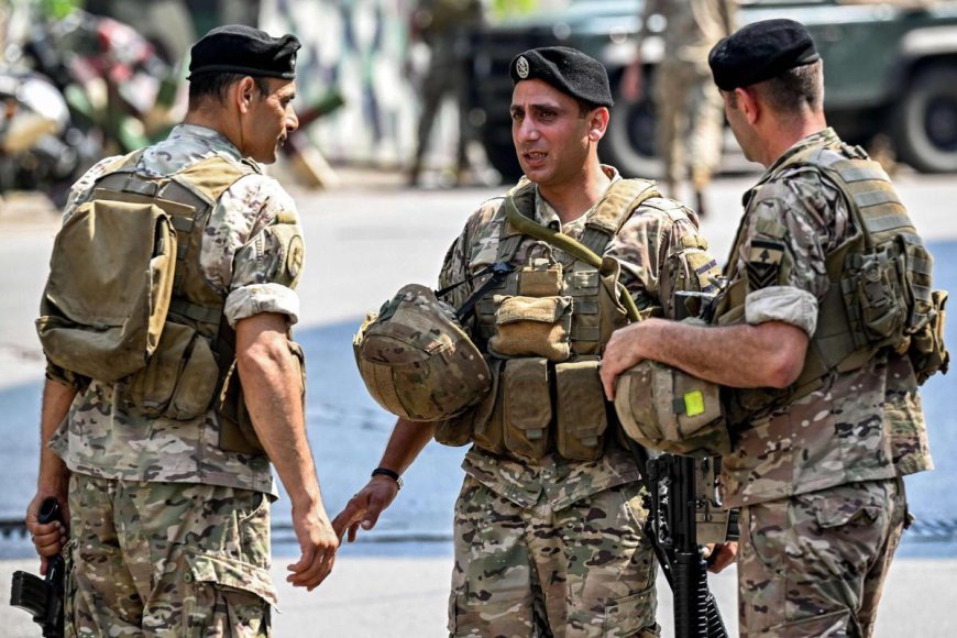 سرقا منزل تعرض للقصف في كورنيش المزرعة.. والجيش بالمرصاد